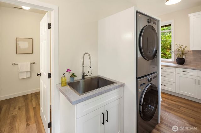 2609 E Beaver Lake Drive SE, Sammamish, WA 98075