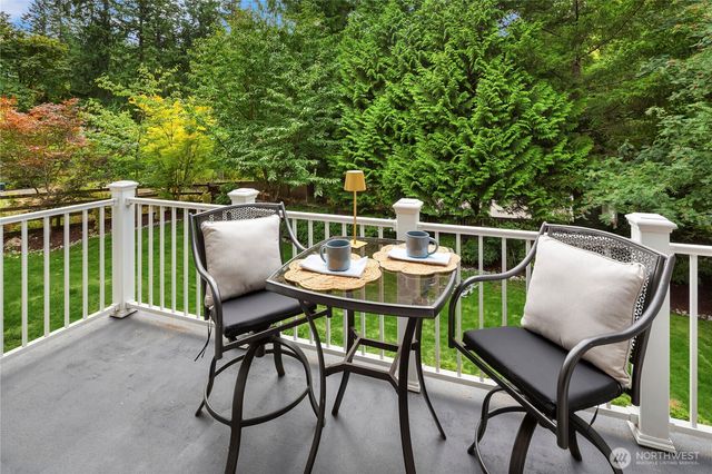 2609 E Beaver Lake Drive SE, Sammamish, WA 98075