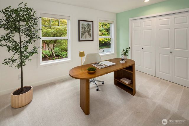 2609 E Beaver Lake Drive SE, Sammamish, WA 98075