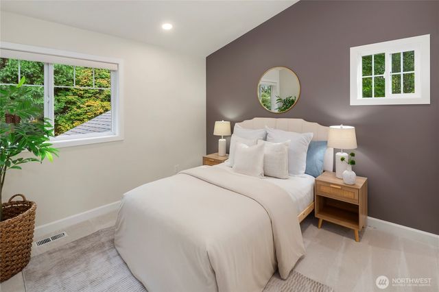 2609 E Beaver Lake Drive SE, Sammamish, WA 98075