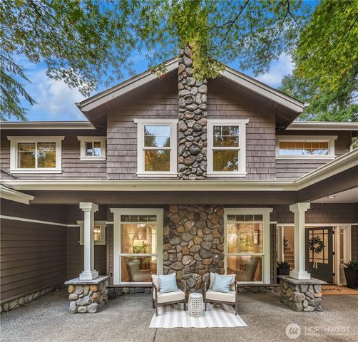 2609 E Beaver Lake Drive SE, Sammamish, WA 98075