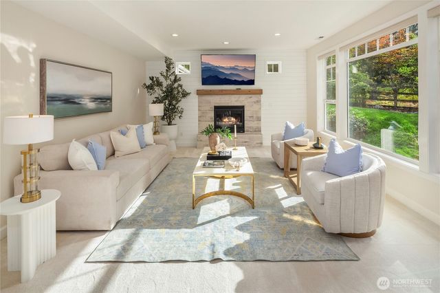 2609 E Beaver Lake Drive SE, Sammamish, WA 98075