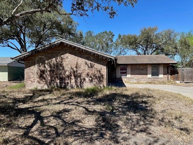 1710 Mildred St, Kingsville, TX 78363