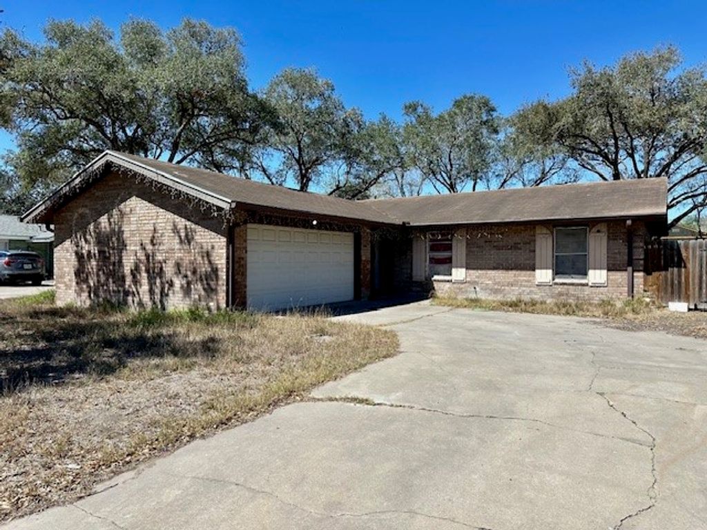 1710 Mildred St, Kingsville, TX 78363