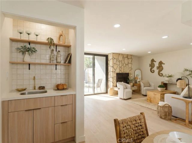 8125 Redlands Street 109, Playa Del Rey, CA 90293
