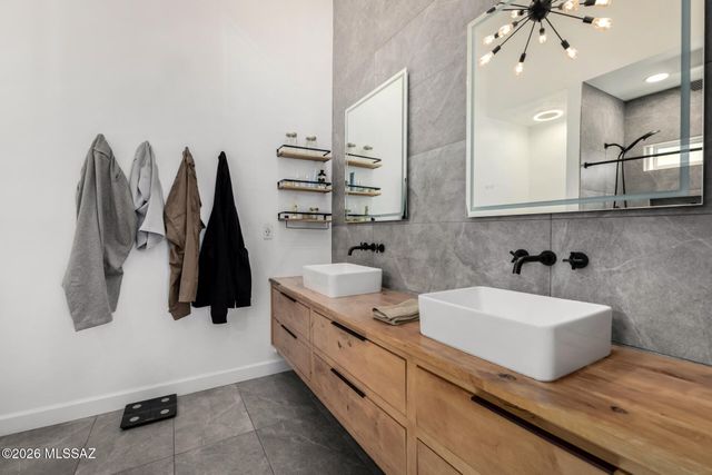 10170 E Sky Castle Way, Tucson, AZ 85730