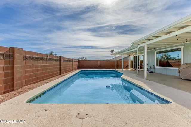10170 E Sky Castle Way, Tucson, AZ 85730