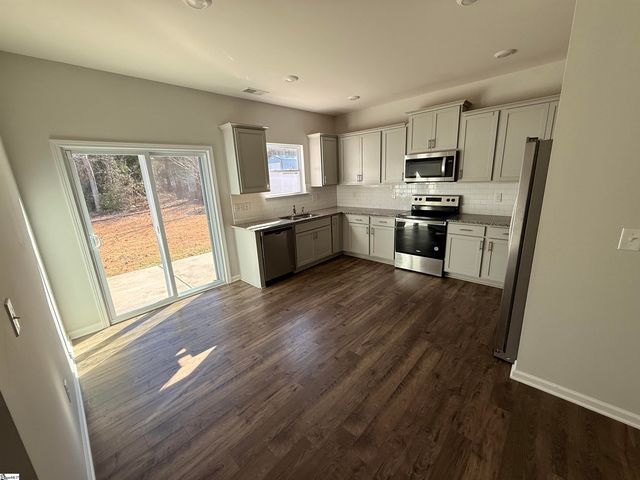 734 Liberty Walk Lane, Simpsonville, SC 29681