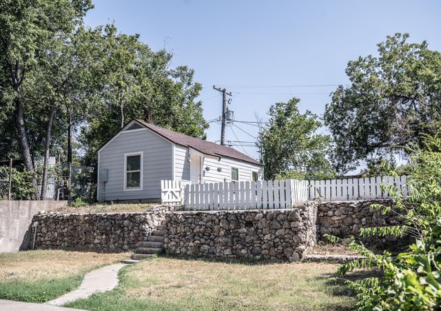 1864 Highland Avenue, Fort Worth, TX 76164