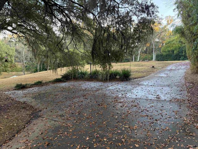 10678 Lake Iamonia Dr, Tallahassee, FL 32312