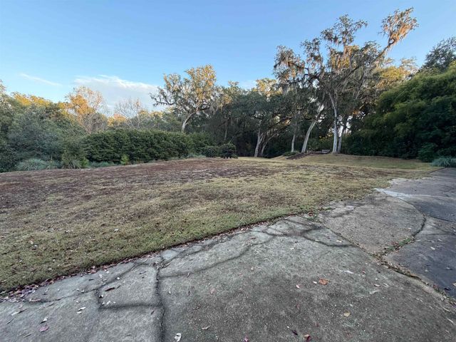 10678 Lake Iamonia Dr, Tallahassee, FL 32312