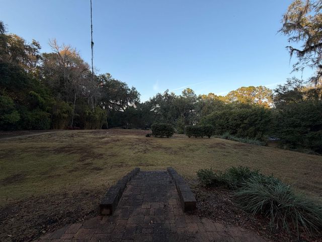 10678 Lake Iamonia Dr, Tallahassee, FL 32312