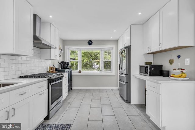 8001 LEYTON PL, Springfield, VA 22152