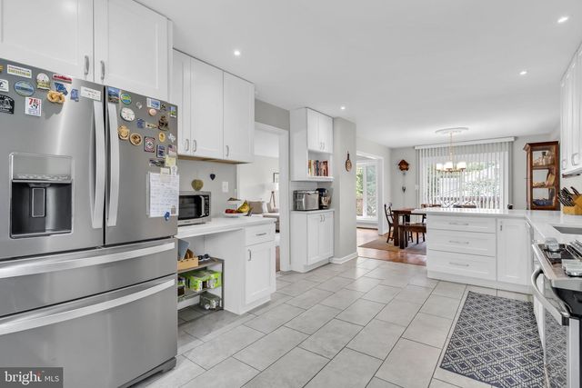 8001 LEYTON PL, Springfield, VA 22152