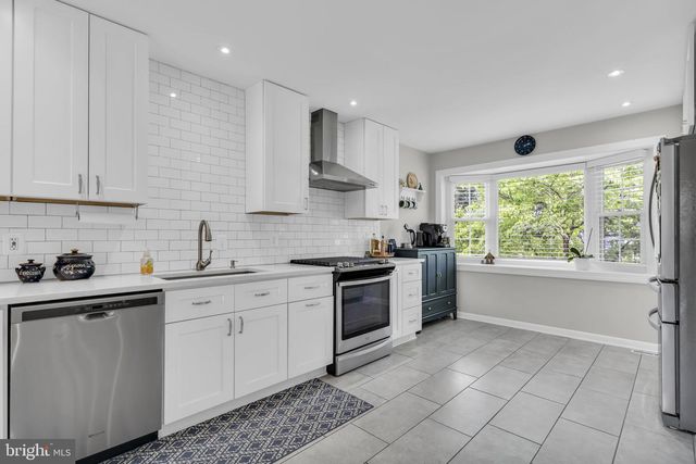 8001 LEYTON PL, Springfield, VA 22152