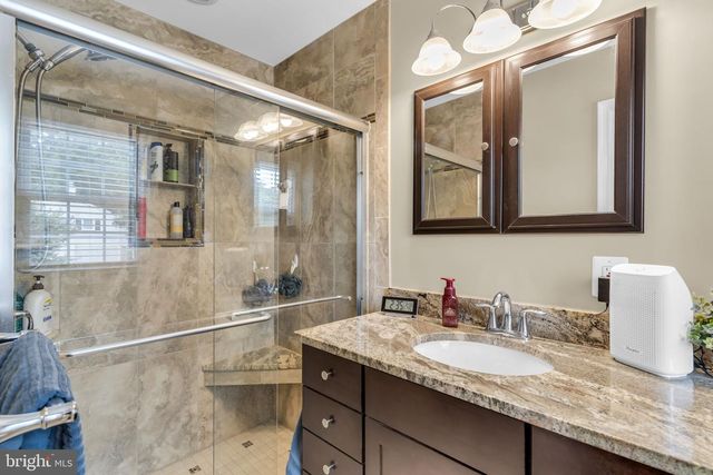 8001 LEYTON PL, Springfield, VA 22152