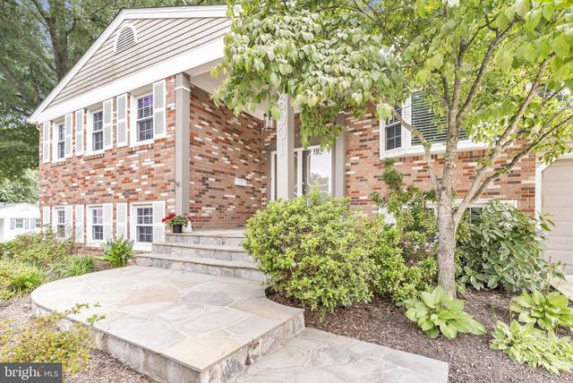 8001 LEYTON PL, Springfield, VA 22152