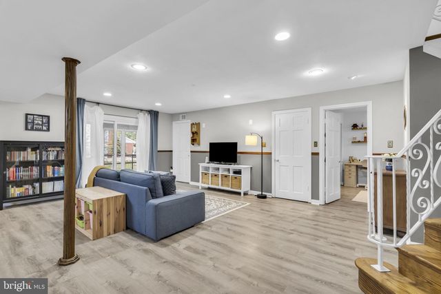 8001 LEYTON PL, Springfield, VA 22152