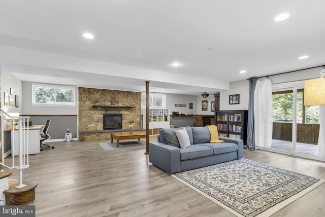 8001 LEYTON PL, Springfield, VA 22152
