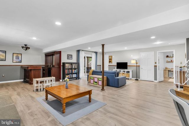 8001 LEYTON PL, Springfield, VA 22152