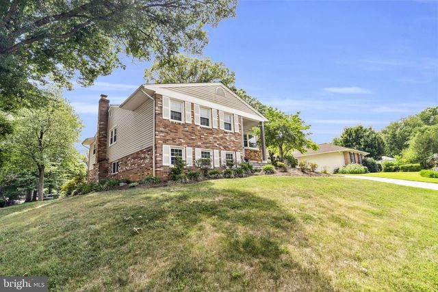 8001 LEYTON PL, Springfield, VA 22152