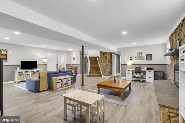 8001 LEYTON PL, Springfield, VA 22152