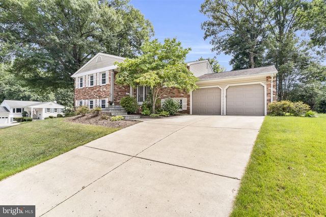 8001 LEYTON PL, Springfield, VA 22152
