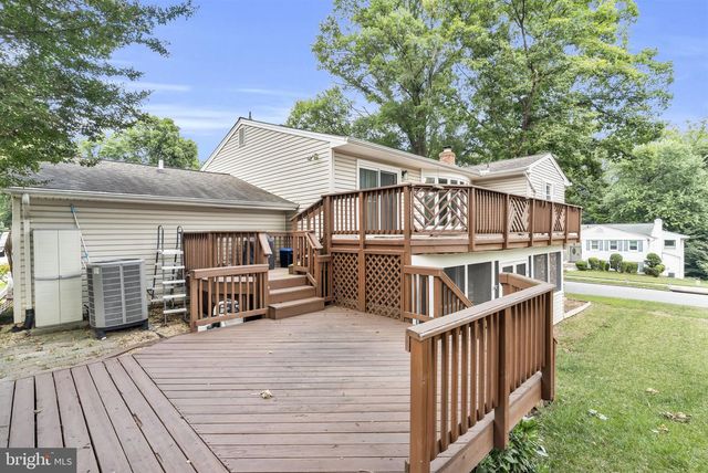 8001 LEYTON PL, Springfield, VA 22152