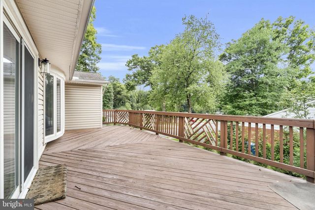 8001 LEYTON PL, Springfield, VA 22152