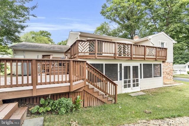 8001 LEYTON PL, Springfield, VA 22152