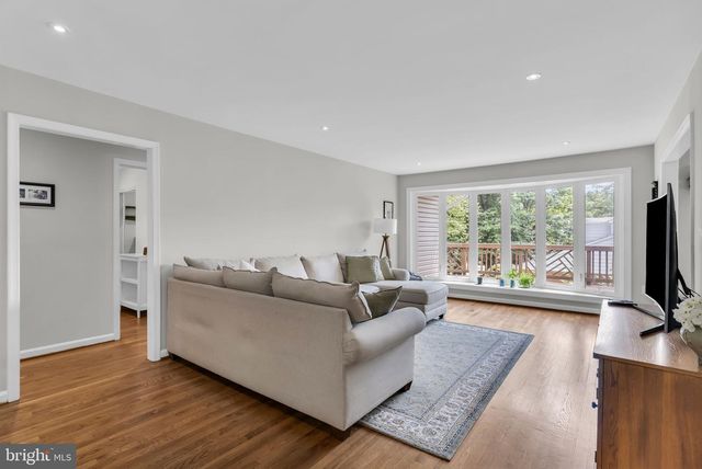 8001 LEYTON PL, Springfield, VA 22152