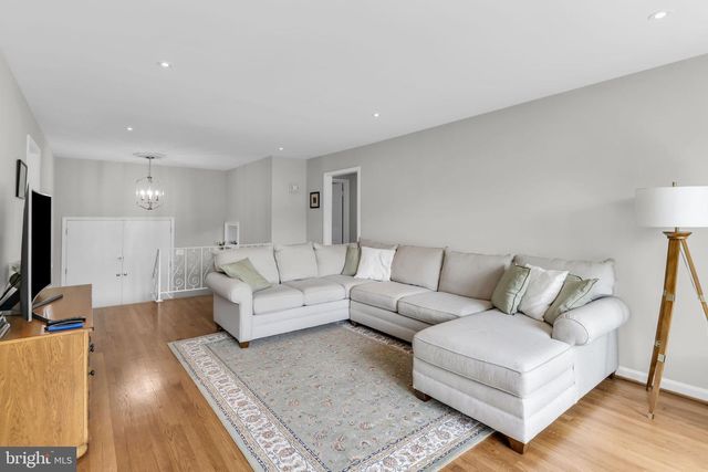 8001 LEYTON PL, Springfield, VA 22152