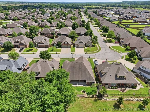 3117 E 143rd Street S, Bixby, OK 74008