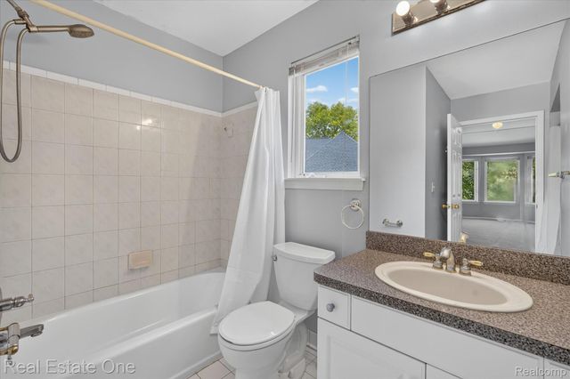 9610 Forest Ridge Drive, Village Of Clarkston, MI 48348