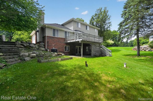 9610 Forest Ridge Drive, Village Of Clarkston, MI 48348