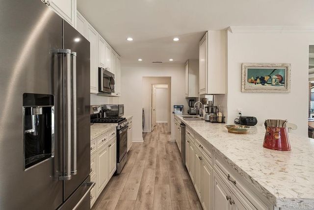 453 W Laurel Avenue, Glendora, CA 91741