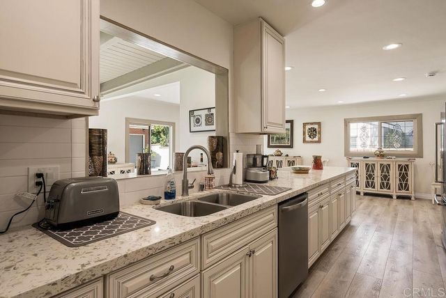 453 W Laurel Avenue, Glendora, CA 91741