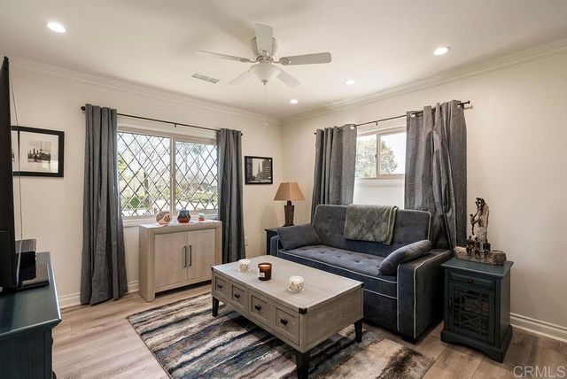 453 W Laurel Avenue, Glendora, CA 91741