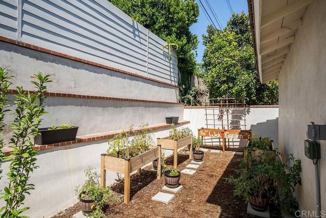 453 W Laurel Avenue, Glendora, CA 91741