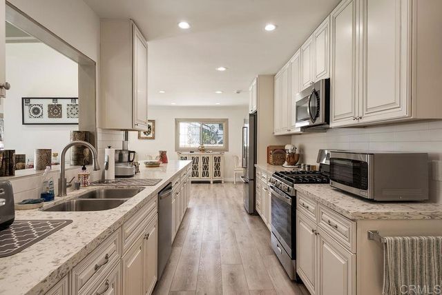 453 W Laurel Avenue, Glendora, CA 91741