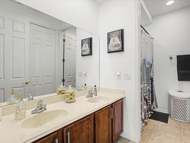 528 WOODLAND TERRACE, Orlando, FL 32828