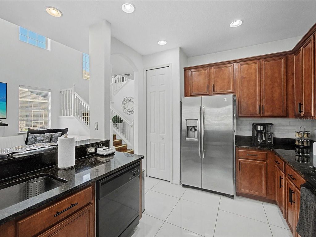 Image 16 of property listing at 528 WOODLAND TERRACE, Orlando, FL 32828