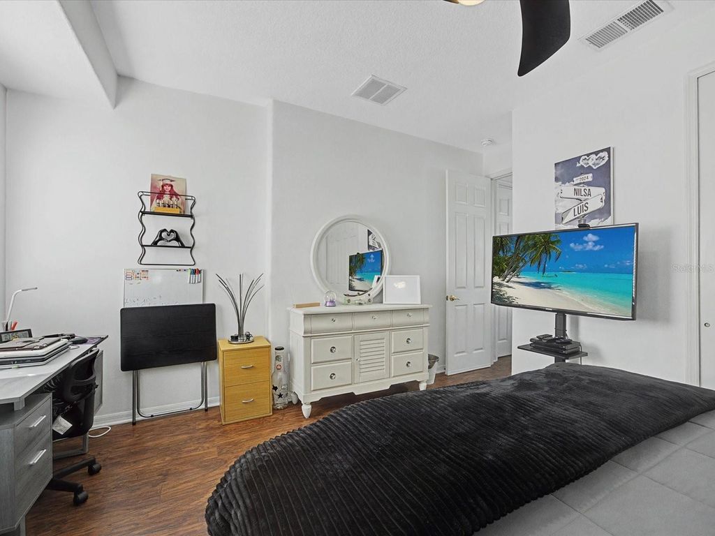 Image 29 of property listing at 528 WOODLAND TERRACE, Orlando, FL 32828