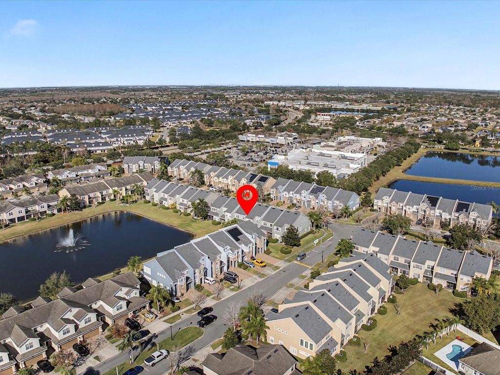 Image 6 of property listing at 528 WOODLAND TERRACE, Orlando, FL 32828