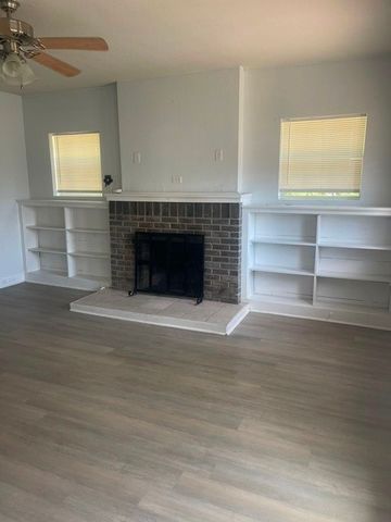 214 S 4th, Wills Point, TX 75169