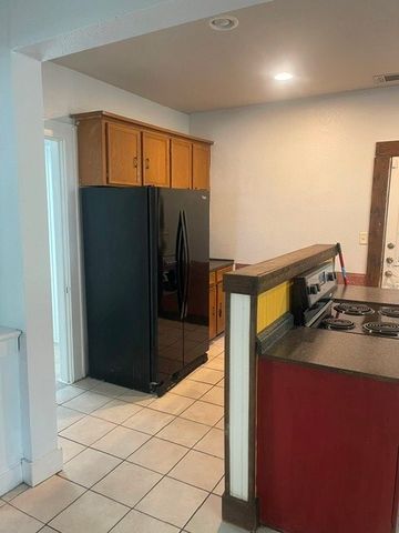 214 S 4th, Wills Point, TX 75169