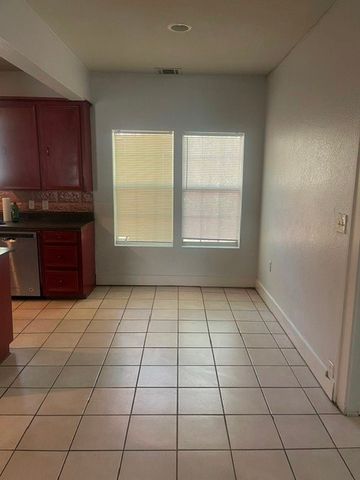 214 S 4th, Wills Point, TX 75169