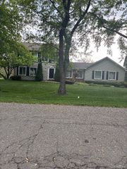 36715 Paddock Drive, Clinton Charter Township, MI 48035