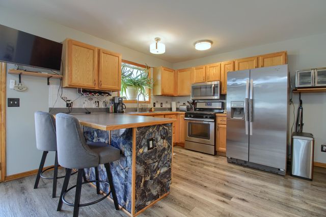 4952 Elmers Turn, Hamburg Twp, MI 48169