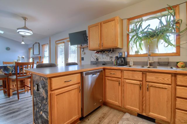 4952 Elmers Turn, Hamburg Twp, MI 48169